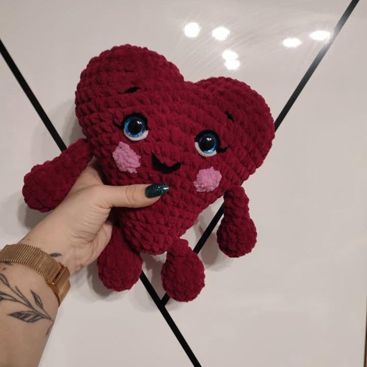 Cute Heart Buddy Amigurumi Crochet Pattern – Valentine’s Day