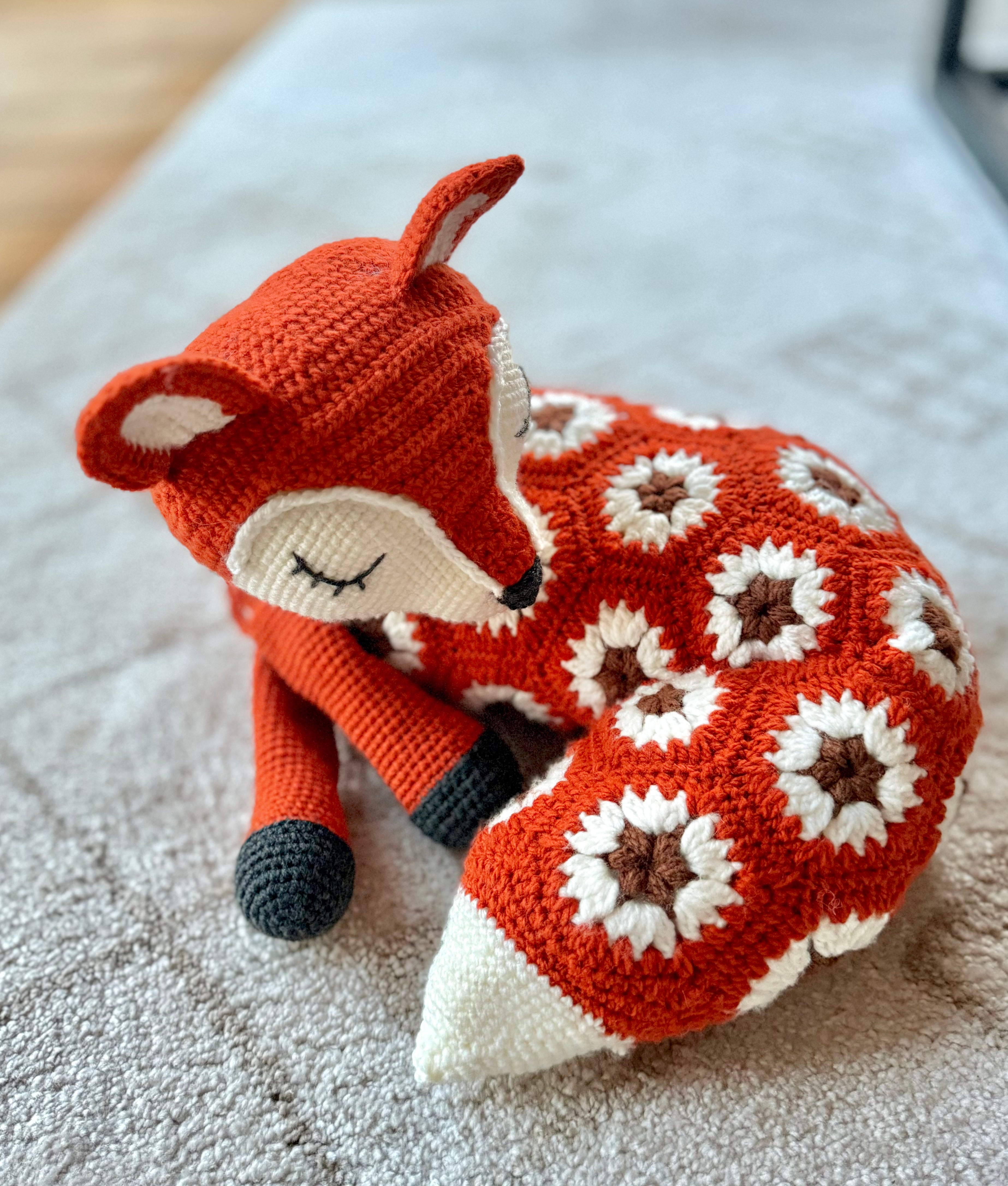 Sleepy Fox African flowers motif Crochet Pattern