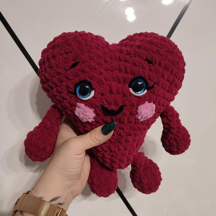 Cute Heart Buddy Amigurumi Crochet Pattern – Valentine’s Day