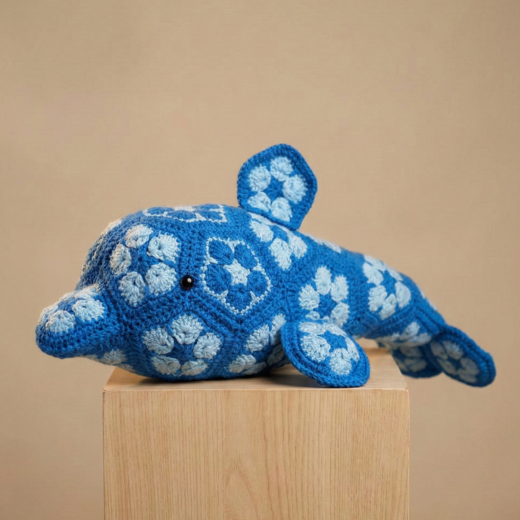 Dolphin African flowers Crochet Pattern – Crochify