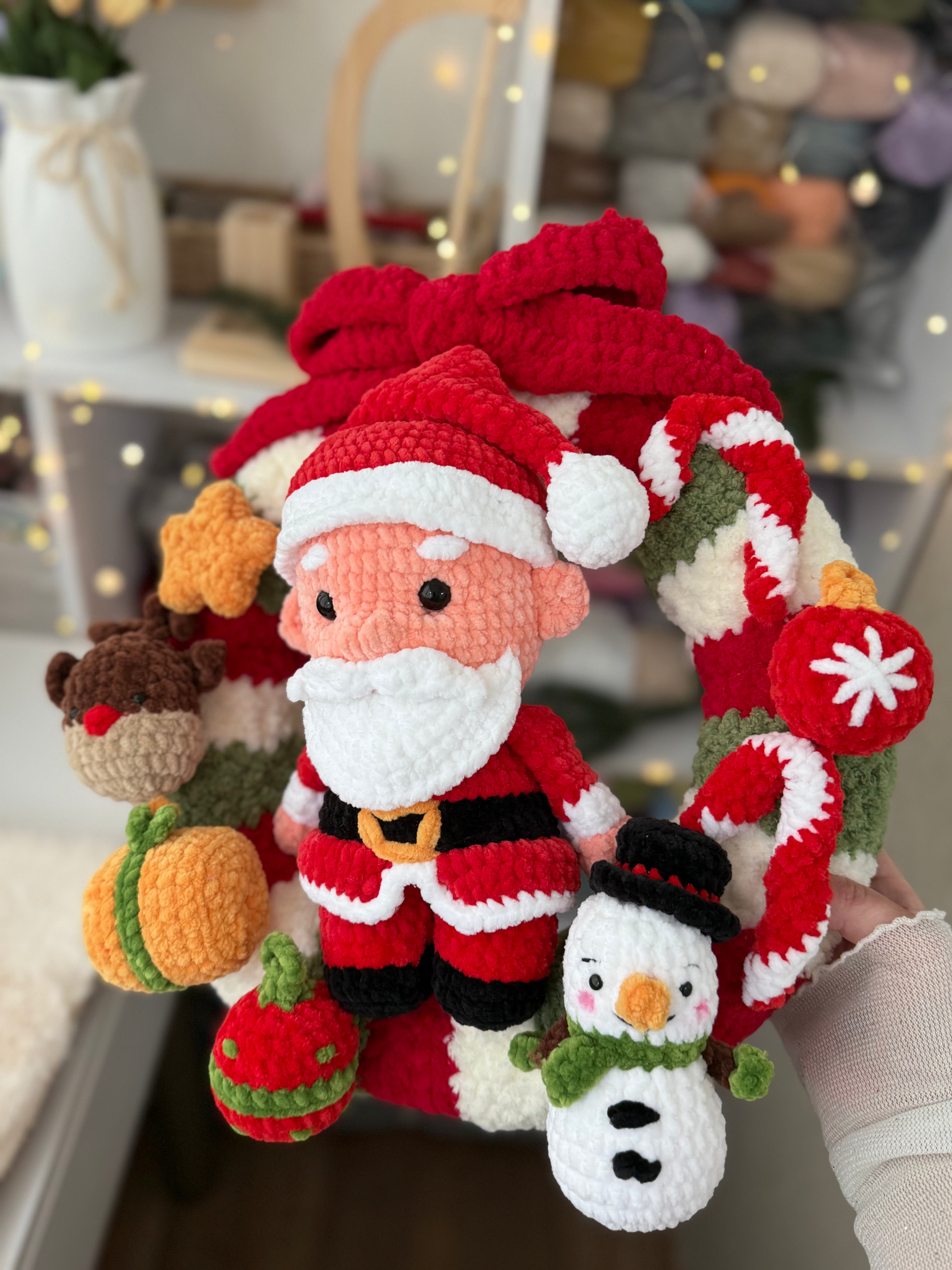 Christmas Wreath Crochet Pattern